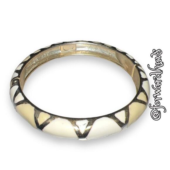 Bundle Sale 3 for $15 | Off-White & Beige Enamel Bracelet - Picture 7 of 9